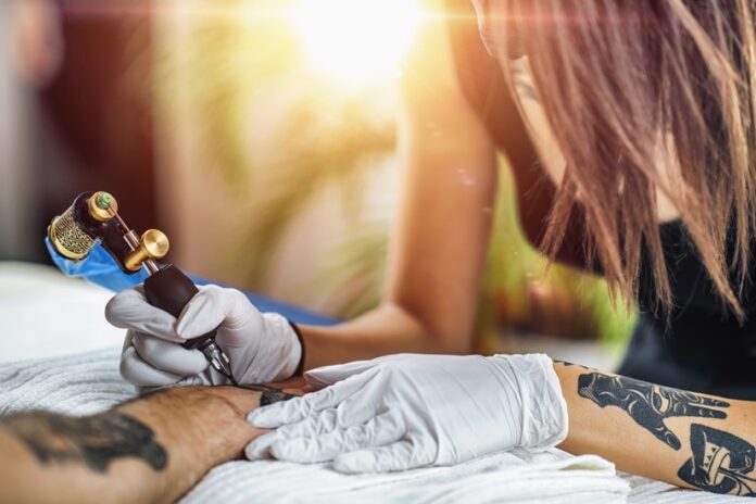 Czy można całkowicie usunąć tatuaż